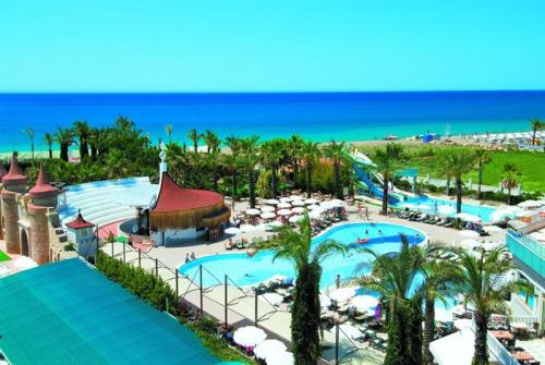 7 фото отеля Aydinbey Famous Resort 5* 