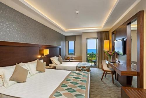 22 фото отеля Belconti Resort Hotel 5* 