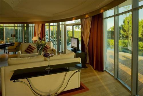 41 фото отеля Calista Luxury Suite Rooms 5* 