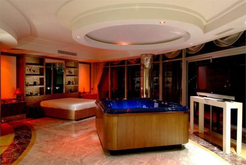 50 фото отеля Calista Luxury Suite Rooms 5* 