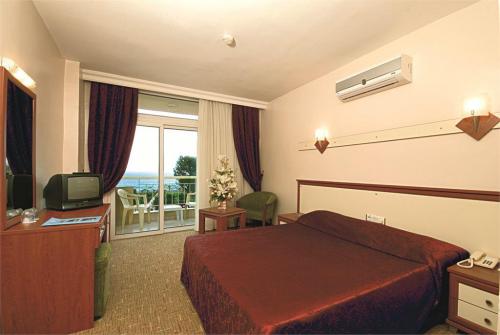 18 фото отеля Carelta Beach Hotel 4* 