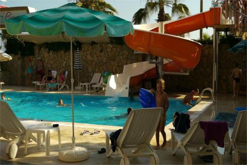 8 фото отеля Club Bayar Beach Hotel 3* 
