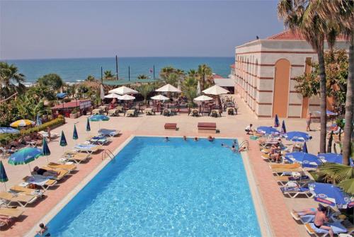 3 фото отеля Club Tropical Beach 4* 