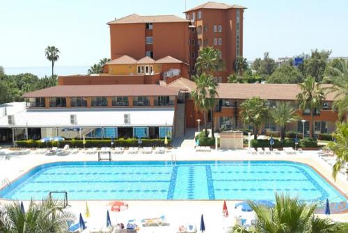 2 фото отеля Club Turtas Beach Hotel 4* 