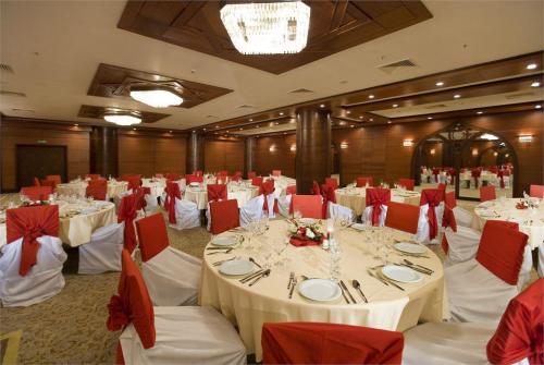 9 фото отеля Crowne Plaza Antalya 5* 