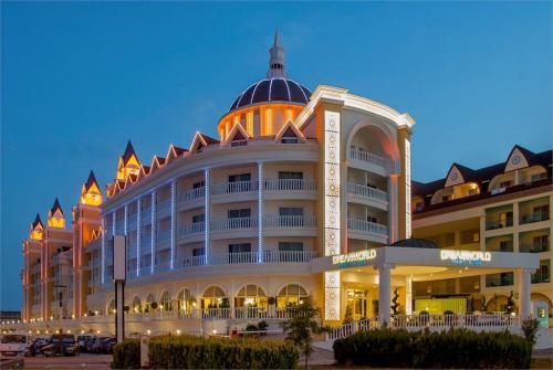 2 фото отеля Dream World Resort & Spa 5* 