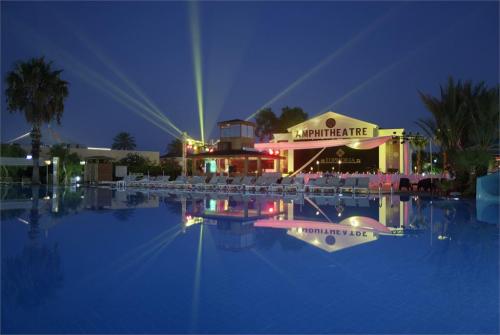 6 фото отеля Euphoria Palm Beach Resort 5* 