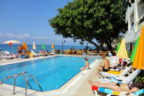 2 фото отеля Gorgulu Kleopatra Beach Hotel 4* 