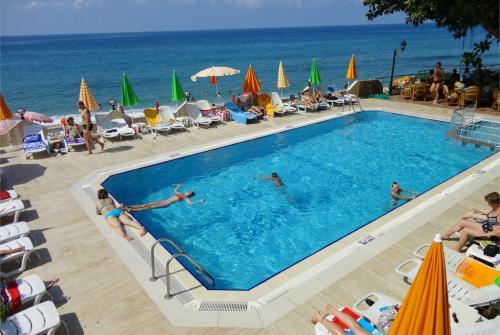 3 фото отеля Gorgulu Kleopatra Beach Hotel 4* 