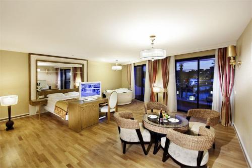 24 фото отеля Granada Luxury Resort Spa 5* 