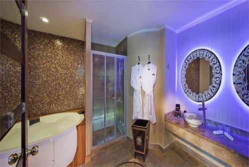 40 фото отеля Granada Luxury Resort Spa 5* 