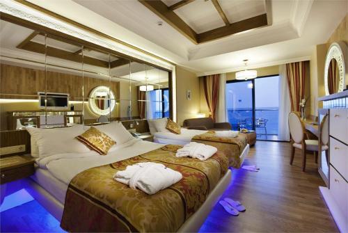 54 фото отеля Granada Luxury Resort Spa 5* 