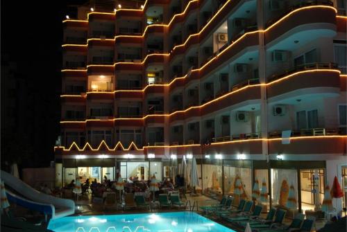 3 фото отеля Grand Bayar Beach Hotel 3* 