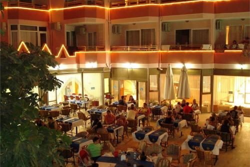7 фото отеля Grand Bayar Beach Hotel 3* 