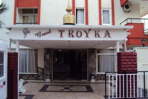 1 фото отеля Grand Troyka Hotel 3* 