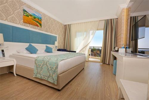 42 фото отеля Heaven Beach Hotel 5* 