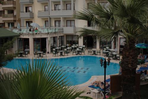 4 фото отеля Hera Beach Hotel 3* 