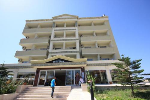 4 фото отеля Hera Park Hotel 4* 