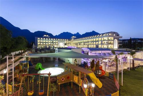 10 фото отеля Karmir Resort & Spa 5* 