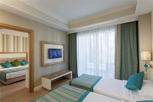13 фото отеля Karmir Resort & Spa 5* 