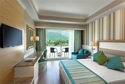 22 фото отеля Karmir Resort & Spa 5* 