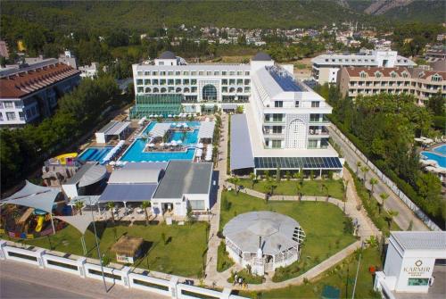 37 фото отеля Karmir Resort & Spa 5* 
