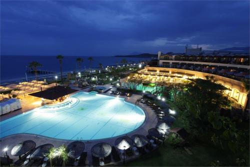 2 фото отеля Labada Beach Hotel 5* 