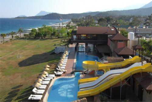 7 фото отеля Labada Beach Hotel 5* 