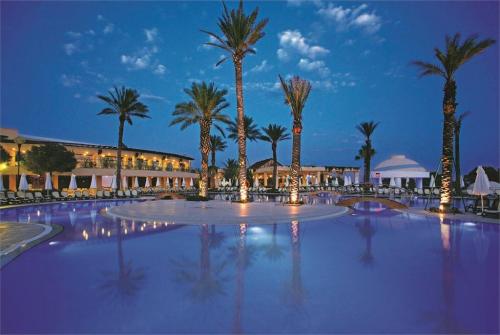 2 фото отеля Limak Atlantis De Luxe Hotel & Resort 5* 