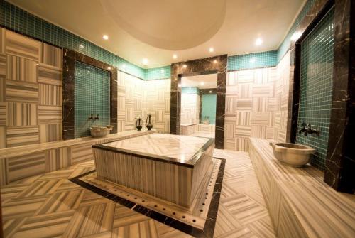 68 фото отеля Limak Atlantis De Luxe Hotel & Resort 5* 