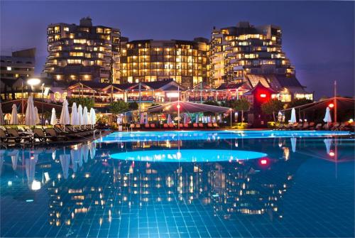 4 фото отеля Limak Lara De Luxe Hotel & Resort 5* 