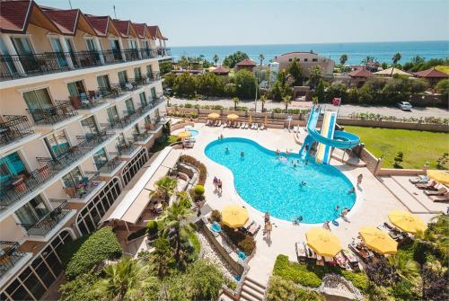 1 фото отеля L'oceanica Beach Resort Hotel 5* 