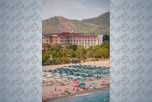 2 фото отеля L'oceanica Beach Resort Hotel 5* 