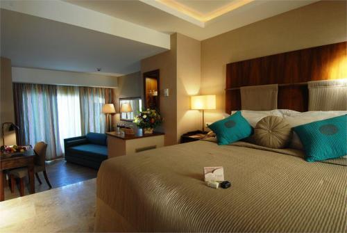 30 фото отеля Marti Resort Hotel 5* 