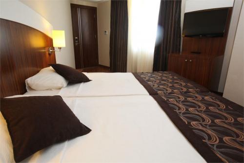 16 фото отеля Nilbahir Resort Hotel & Spa 5* 