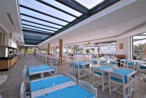 34 фото отеля Noa Oludeniz Resort 4* 