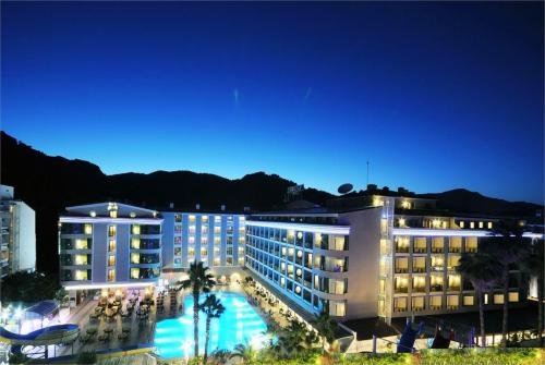 2 фото отеля Pasa Beach Hotel 4* 