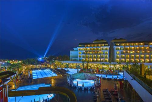 2 фото отеля Port Nature Luxury Resort Hotel Spa 5* 