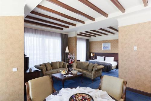 40 фото отеля Porto Bello Hotel Resort & Spa 5* 