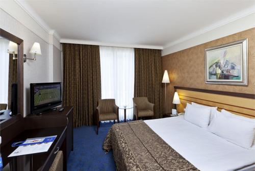 44 фото отеля Porto Bello Hotel Resort & Spa 5* 