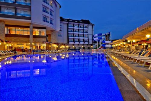 6 фото отеля Ramada Resort Side 5* 