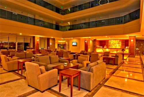 9 фото отеля Ramada Resort Side 5* 