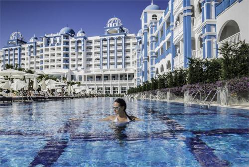6 фото отеля Rubi Platinum Spa Resort & Suites 5* 