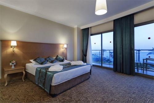 14 фото отеля Saphir Hotel 4* 