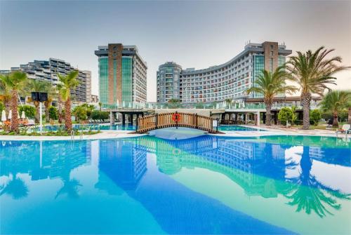 41 фото отеля Sherwood Breezes Resort Hotel 5* 
