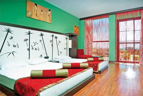 16 фото отеля Siam Elegance Hotel & Spa 5* 