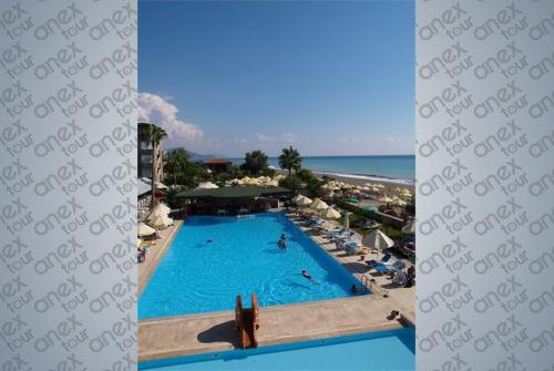 2 фото отеля Sunset Beach Hotel 5* 