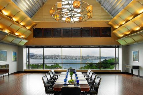 16 фото отеля The Ritz-Carlton Istanbul 5* 