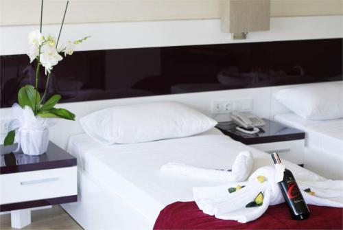 16 фото отеля Tourist Hotel Antalya 3* 