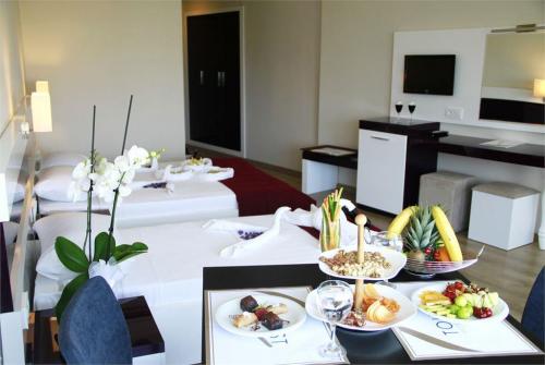 18 фото отеля Tourist Hotel Antalya 3* 